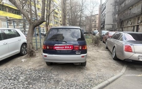 Toyota Ipsum II, 2000 год, 500 000 рублей, 4 фотография