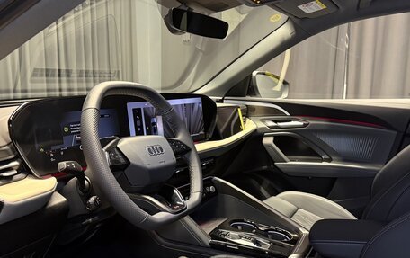 Audi Q5, 2025 год, 7 200 000 рублей, 38 фотография