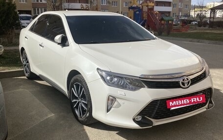 Toyota Camry, 2017 год, 2 300 000 рублей, 4 фотография
