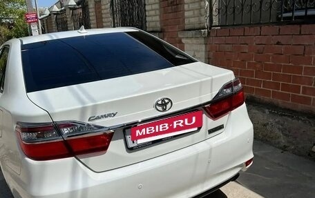 Toyota Camry, 2017 год, 2 300 000 рублей, 5 фотография