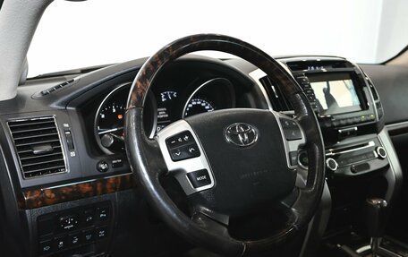 Toyota Land Cruiser 200, 2015 год, 4 250 000 рублей, 17 фотография