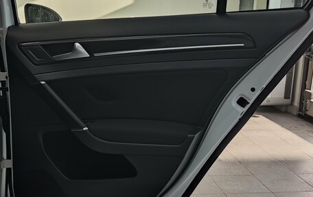 Volkswagen Golf R VII, 2014 год, 2 600 000 рублей, 31 фотография