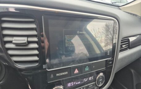 Mitsubishi Outlander III рестайлинг 3, 2021 год, 1 950 000 рублей, 14 фотография