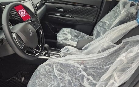 Mitsubishi Outlander III рестайлинг 3, 2021 год, 1 950 000 рублей, 9 фотография