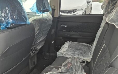 Mitsubishi Outlander III рестайлинг 3, 2021 год, 1 950 000 рублей, 17 фотография