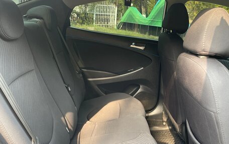 Hyundai Solaris II рестайлинг, 2015 год, 900 000 рублей, 13 фотография