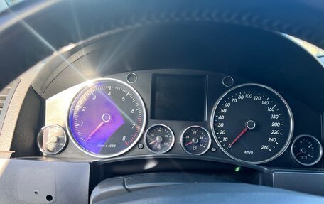 Volkswagen Touareg III, 2003 год, 999 999 рублей, 11 фотография