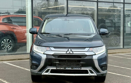 Mitsubishi Outlander III рестайлинг 3, 2019 год, 1 944 000 рублей, 3 фотография