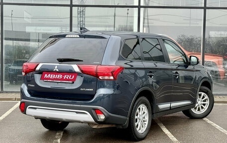Mitsubishi Outlander III рестайлинг 3, 2019 год, 1 944 000 рублей, 2 фотография