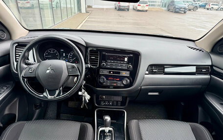 Mitsubishi Outlander III рестайлинг 3, 2019 год, 1 944 000 рублей, 8 фотография