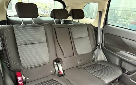 Mitsubishi Outlander III рестайлинг 3, 2019 год, 1 944 000 рублей, 11 фотография