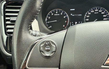 Mitsubishi Outlander III рестайлинг 3, 2019 год, 1 944 000 рублей, 15 фотография