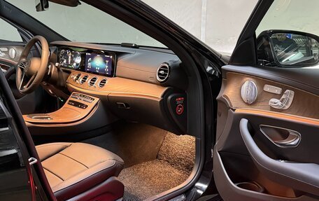 Mercedes-Benz E-Класс, 2023 год, 7 150 000 рублей, 20 фотография