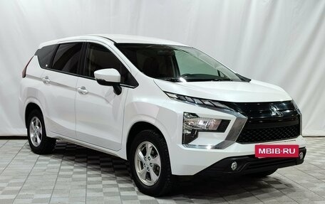 Mitsubishi Xpander, 2023 год, 2 650 000 рублей, 3 фотография