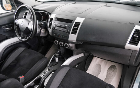 Mitsubishi Outlander III рестайлинг 3, 2007 год, 1 199 000 рублей, 13 фотография