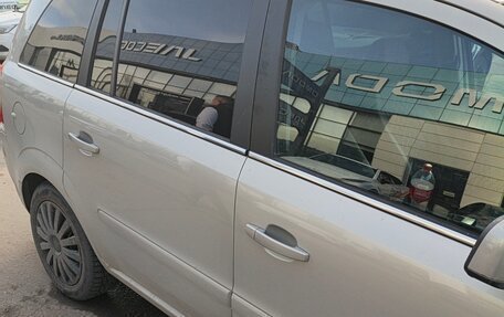 Opel Zafira B, 2010 год, 615 000 рублей, 4 фотография