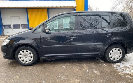 Volkswagen Touran III, 2007 год, 700 000 рублей, 3 фотография