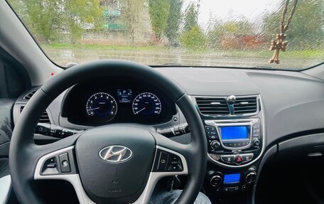 Hyundai Solaris II рестайлинг, 2011 год, 655 000 рублей, 10 фотография