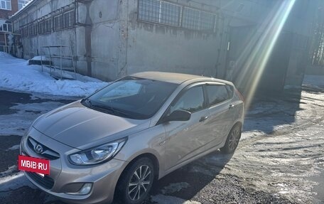 Hyundai Solaris II рестайлинг, 2012 год, 750 000 рублей, 4 фотография