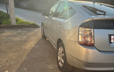 Toyota Prius, 2004 год, 395 000 рублей, 4 фотография