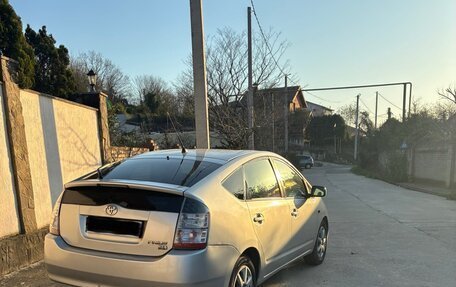 Toyota Prius, 2004 год, 395 000 рублей, 3 фотография