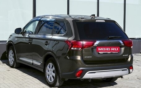 Mitsubishi Outlander III рестайлинг 3, 2018 год, 2 129 000 рублей, 3 фотография