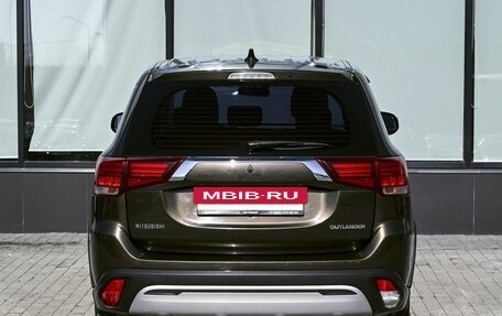 Mitsubishi Outlander III рестайлинг 3, 2018 год, 2 129 000 рублей, 4 фотография