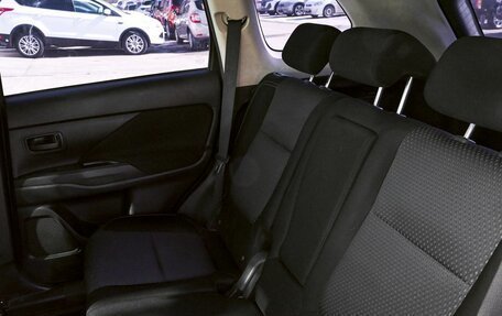 Mitsubishi Outlander III рестайлинг 3, 2018 год, 2 129 000 рублей, 15 фотография
