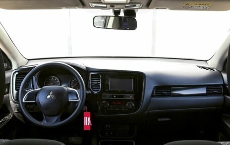 Mitsubishi Outlander III рестайлинг 3, 2018 год, 2 129 000 рублей, 17 фотография