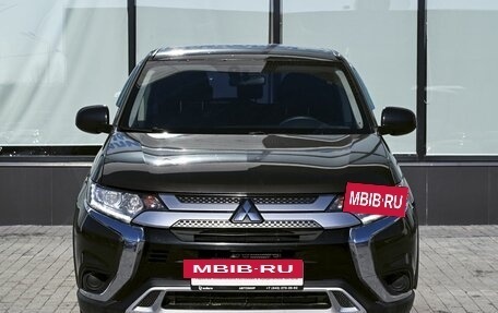 Mitsubishi Outlander III рестайлинг 3, 2018 год, 2 129 000 рублей, 8 фотография