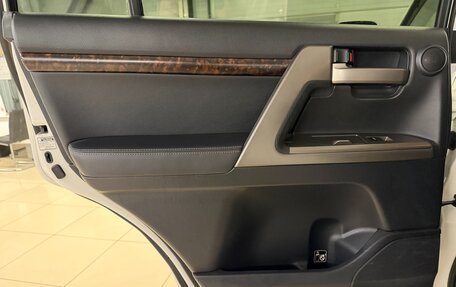 Toyota Land Cruiser 200, 2010 год, 2 699 000 рублей, 31 фотография