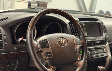 Toyota Land Cruiser 200, 2010 год, 2 699 000 рублей, 24 фотография