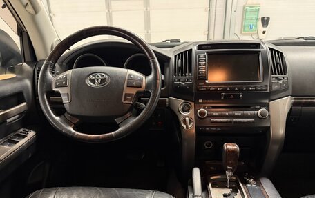 Toyota Land Cruiser 200, 2010 год, 2 699 000 рублей, 23 фотография