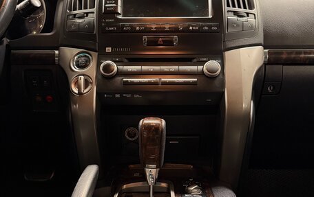 Toyota Land Cruiser 200, 2010 год, 2 699 000 рублей, 28 фотография