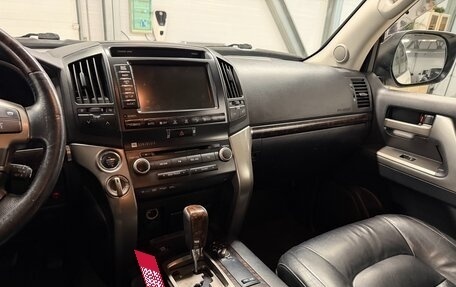 Toyota Land Cruiser 200, 2010 год, 2 699 000 рублей, 27 фотография