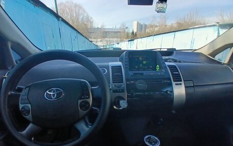 Toyota Prius, 2008 год, 630 000 рублей, 8 фотография