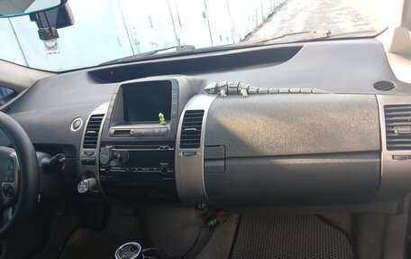 Toyota Prius, 2008 год, 630 000 рублей, 4 фотография