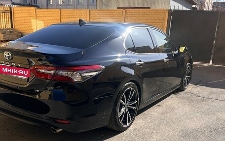 Toyota Camry, 2022 год, 4 400 000 рублей, 3 фотография