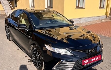 Toyota Camry, 2022 год, 4 400 000 рублей, 2 фотография
