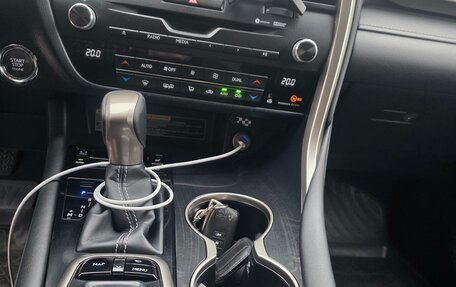 Lexus RX IV рестайлинг, 2018 год, 4 500 000 рублей, 9 фотография