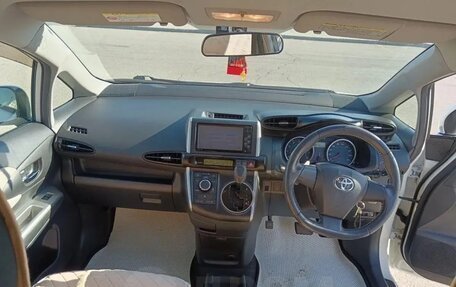 Toyota Wish II, 2011 год, 1 330 000 рублей, 13 фотография