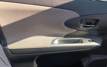 Toyota Wish II, 2011 год, 1 330 000 рублей, 15 фотография