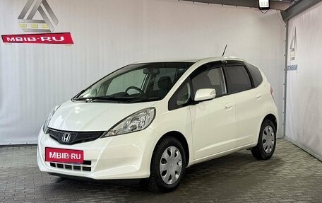 Honda Fit III, 2013 год, 699 000 рублей, 1 фотография