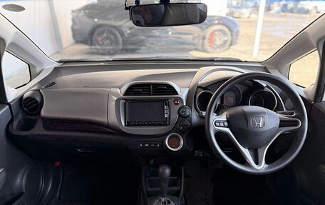 Honda Fit III, 2013 год, 699 000 рублей, 10 фотография