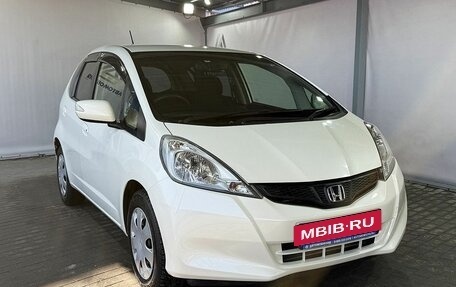 Honda Fit III, 2013 год, 699 000 рублей, 7 фотография