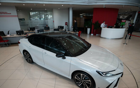 Toyota Camry, 2025 год, 5 390 000 рублей, 4 фотография