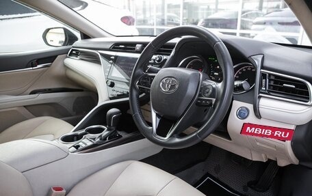 Toyota Camry, 2017 год, 2 198 000 рублей, 13 фотография