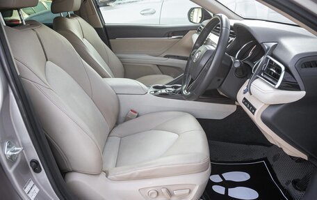 Toyota Camry, 2017 год, 2 198 000 рублей, 15 фотография