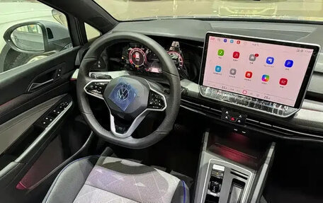 Volkswagen Golf VIII, 2025 год, 3 779 555 рублей, 6 фотография