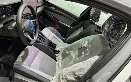 Volkswagen Golf VIII, 2025 год, 3 779 555 рублей, 13 фотография